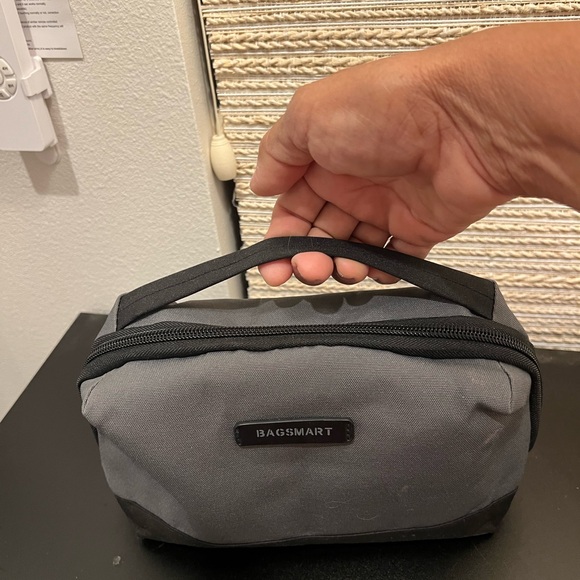 Best Bagsmart Grey and Black Travel Tech Gadget, Jewelry, MakeUp, Bag - Picture 7 of 7